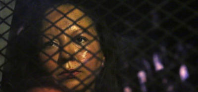 Inmigrante señala que se sintió como “una criminal” tras ser deportada