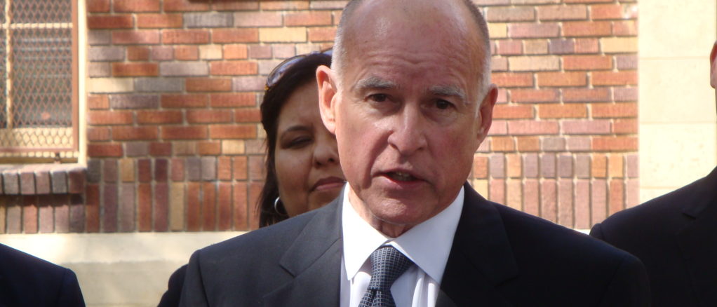 JerryBrown gobernador CA
