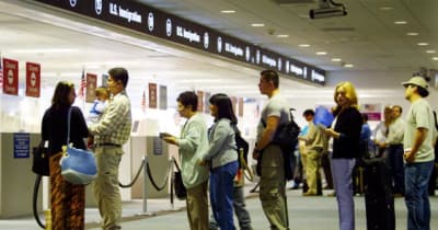 Visas de turista vencidas, en la mira de ICE