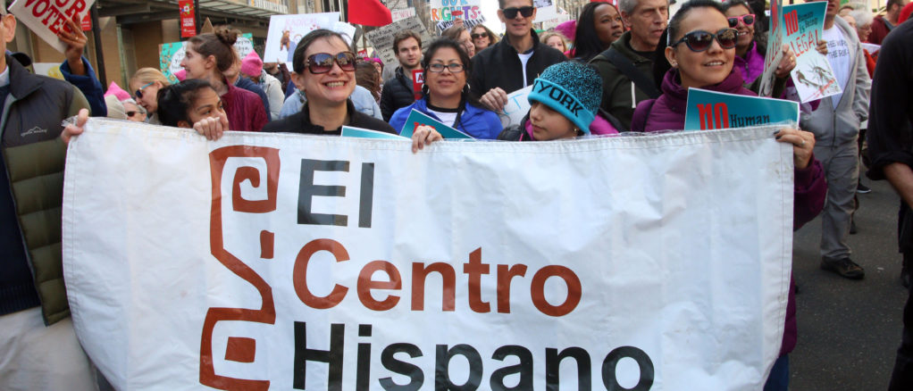 Miles marchan en Carolina del Norte en rechazo a las políticas de Trump