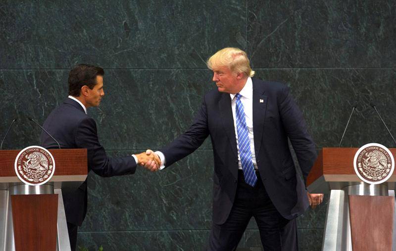 Enrique-Peña-Nieto-y-Donald-Trump.-EFE
