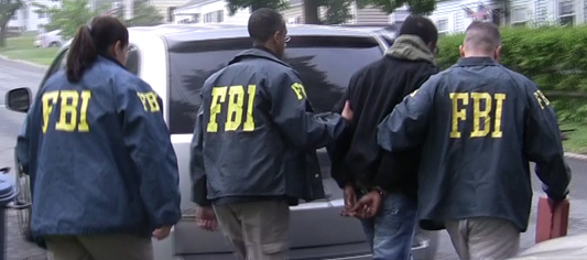 Qué debe hacer si oficiales del FBI lo paran - Inmigración.com