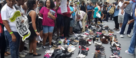 PROTESTAS FRENTE AL CHASE DE NUEVA YORK POR FINANCIAR CENTROS DE INMIGRACIÓN