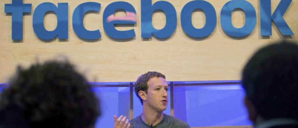 EL FUNDADOR DE FACEBOOK, MARK ZUCKERBERG, VISITA BERLÍN