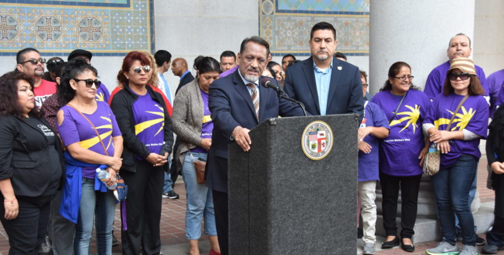 Activistas piden a Los Ángeles resolución que abogue por renovación de TPS