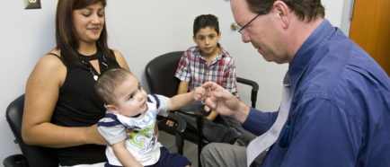 inmigrantes salud menores niños