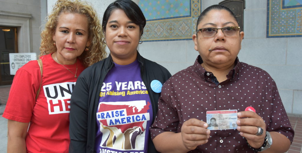 Activistas piden a Los Ángeles resolución que abogue por renovación de TPS