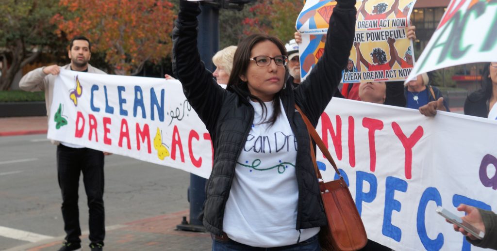 Dulce García en protesta