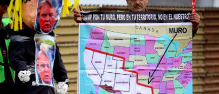 Ministro mexicano dice que no hay relación entre negociación del TLCAN y muro