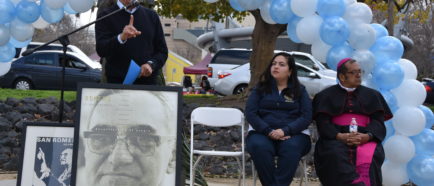 Salvadoreños de Los Ángeles celebran a su primer santo monseñor Romero