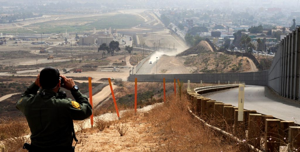 Muro fronterizo CBP patrulla fronteriza  frontera