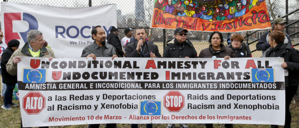 INMIGRANTES HISPANOS Chicago marcha