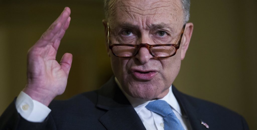 El líder de la minoría del Senado Chuck Schumer organiza conferencia de prensa