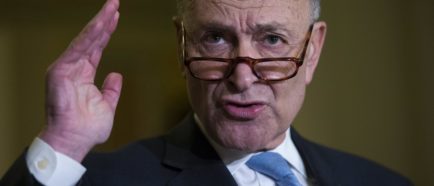 El líder de la minoría del Senado Chuck Schumer organiza conferencia de prensa