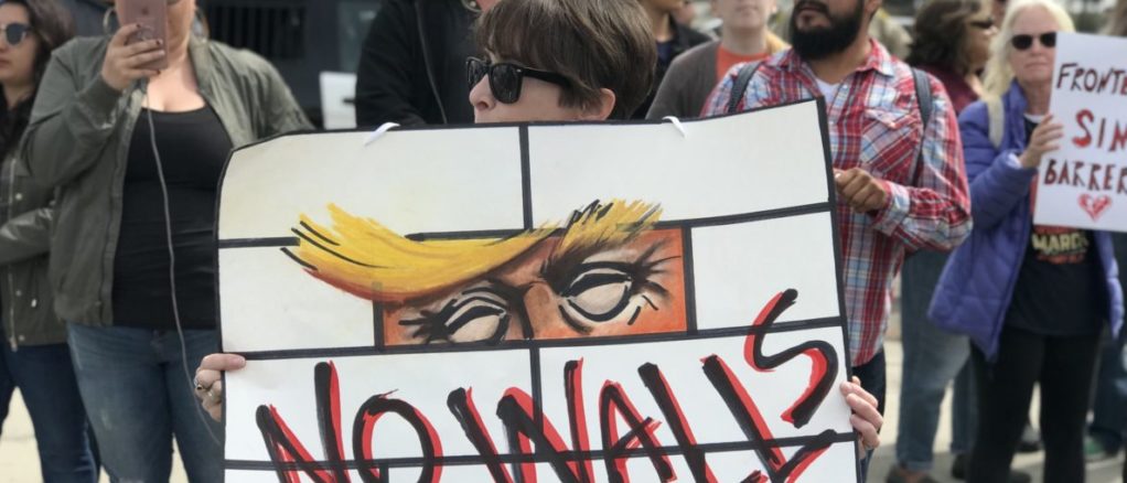 Manifiestan rechazo al ansiado muro de Trump en ambos lados de la frontera