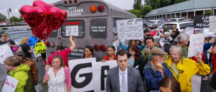 autobus antiinmigrantes Georgia Michael Williams