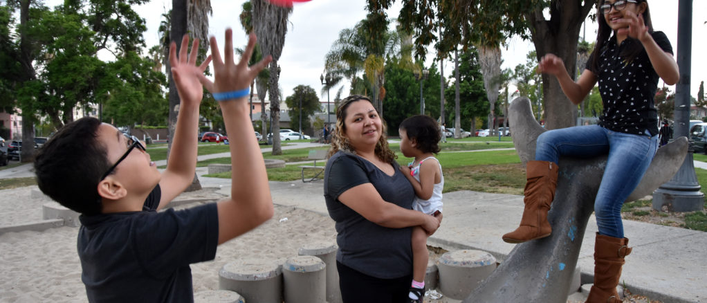 Hermanos guatemaltecos celebran asilo en EE.UU. tras años de temor