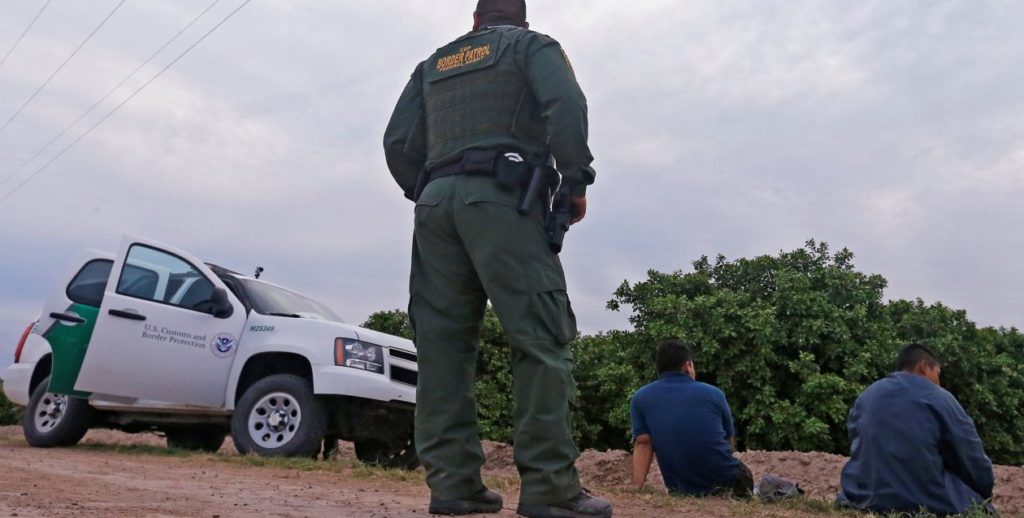 Agentes fronterizos CBP patrulla