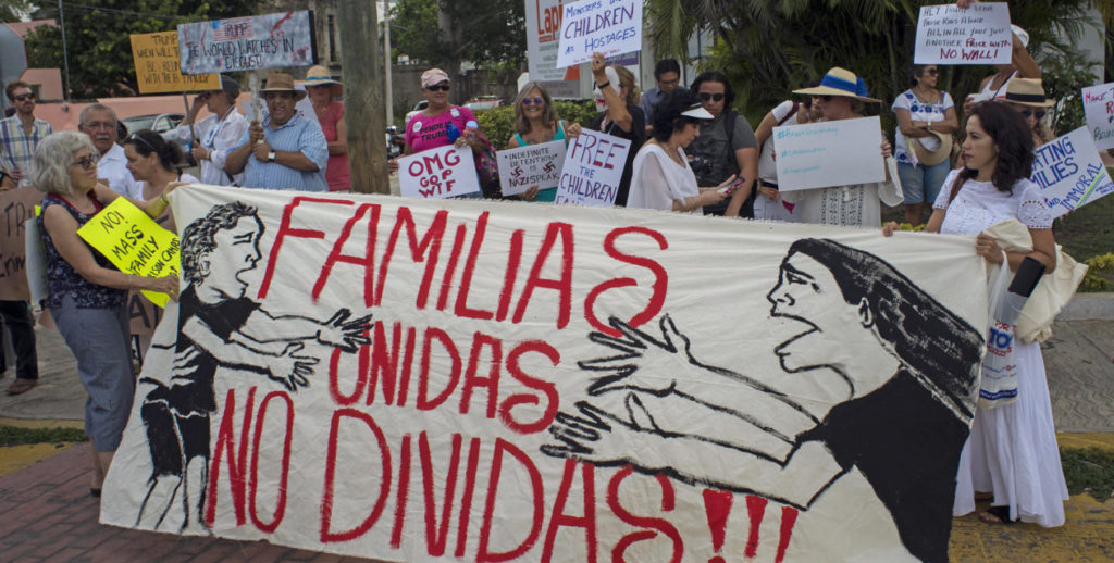 Activistas familias menores protestas