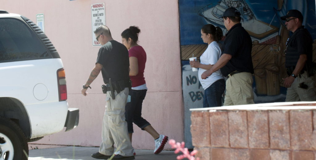 Arrestan 40 trabajadores de cadena de restaurantes de comida mexicana Arizona