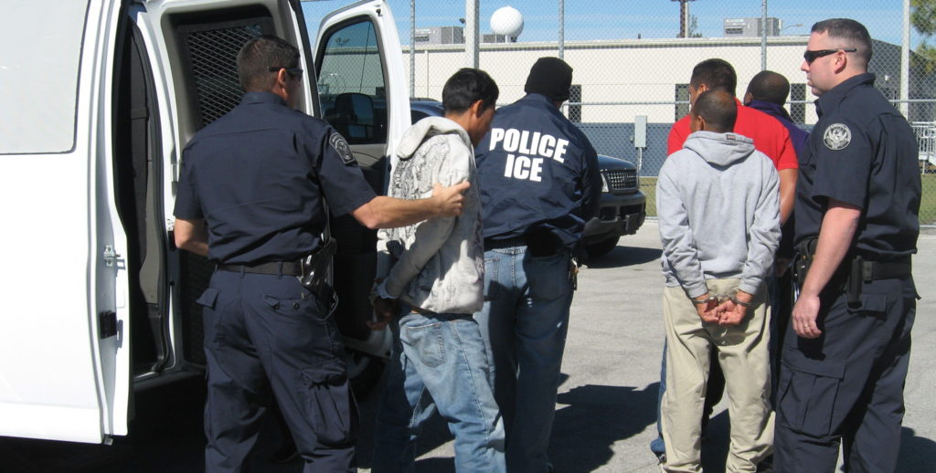 Detienen a 95 inmigrantes indocumentados, la mayoría con antecedentes penales