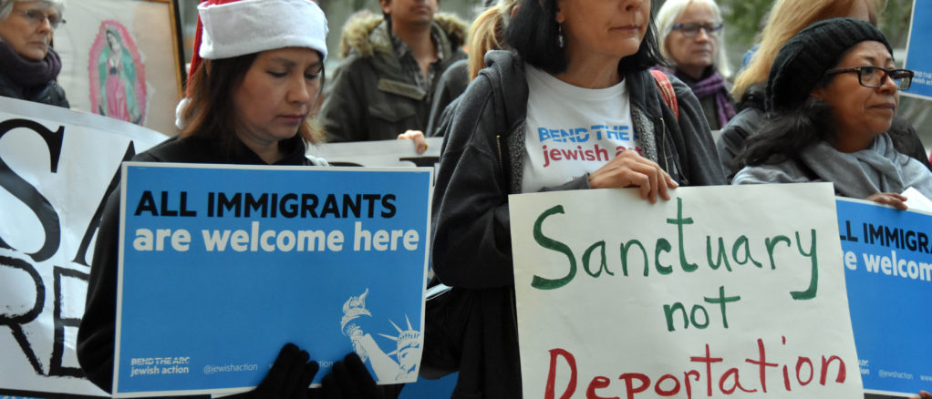 California mantiene un pulso a Trump al ejercer de santuario para inmigrantes