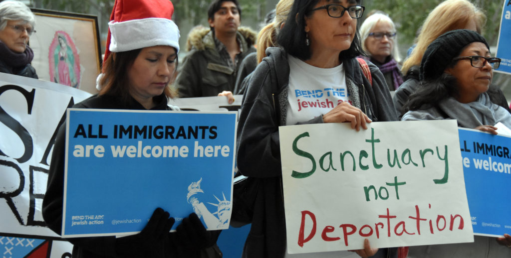 California mantiene un pulso a Trump al ejercer de santuario para inmigrantes