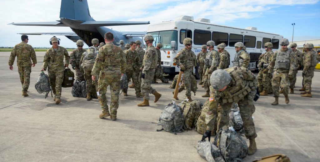Estados Unidos podría enviar hasta 15.000 militares a frontera frente a caravanas