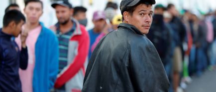 Migrantes centroamericanos reciben ayuda en MX