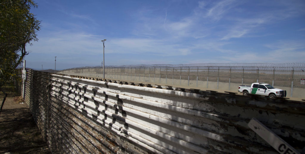Trump enviará hasta 15.000 militares a la frontera con México