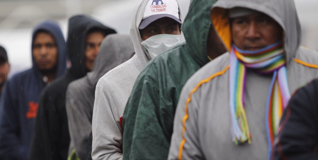 Caravana migrante recorre noroeste de México mientras EEUU refuerza frontera