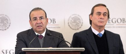 Gobierno mexicano pide a migrantes que eviten violencia en frontera con EE.UU.