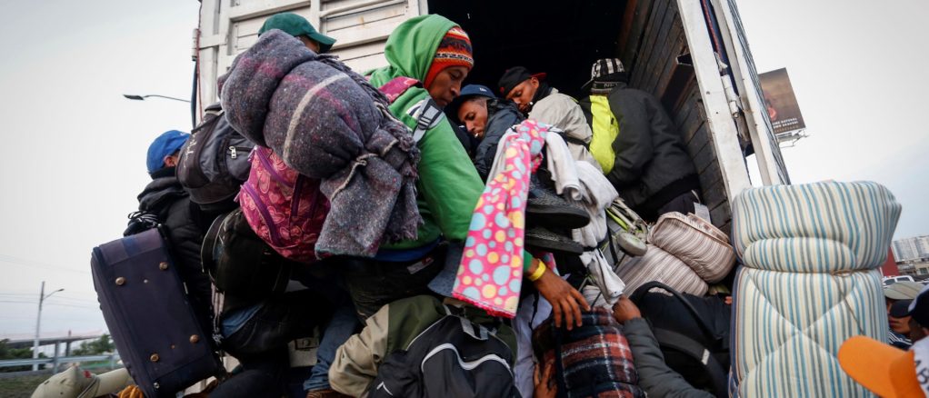 Caravana migrante avanza rumbo a Guadalajara en su trayecto hacia EE.UU.