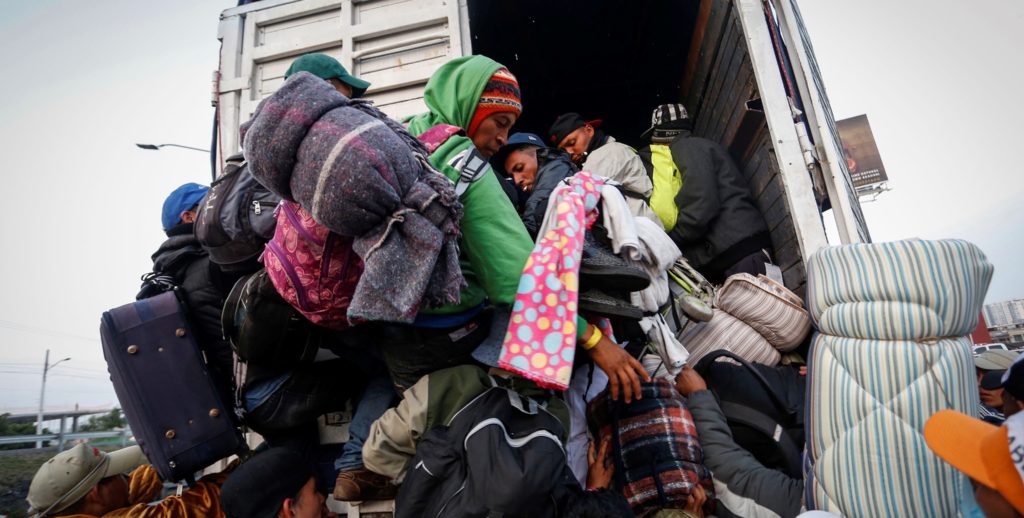 Caravana migrante avanza rumbo a Guadalajara en su trayecto hacia EE.UU.