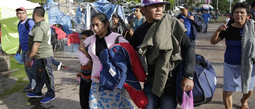 Unos 150 salvadoreños comienzan viaje en caravana con rumbo a Estados Unidos