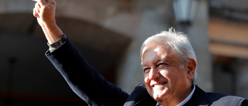 López Obrador ofrece ayuda a migrantes de la caravana en Tijuana
