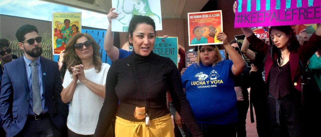 Un juez de Arizona ordena la deportación de la activista Alejandra Pablos