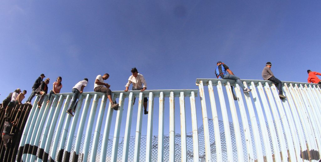 Migrantes centroamericanos alcanzan la frontera México-Estados Unidos