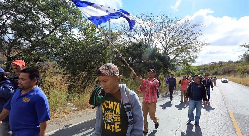 Regresan inmigrantes hondureños