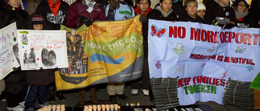 ARRESTAN A 22 PERSONAS EN PROTESTA FRENTE AL ICE CONTRA LAS DEPORTACIONES