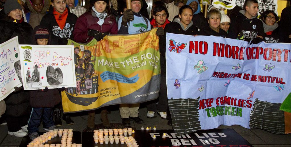 ARRESTAN A 22 PERSONAS EN PROTESTA FRENTE AL ICE CONTRA LAS DEPORTACIONES