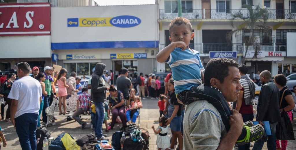 M·s de 3.000 migrantes hondureÒos y salvadoreÒos cruzaron a MÈxico