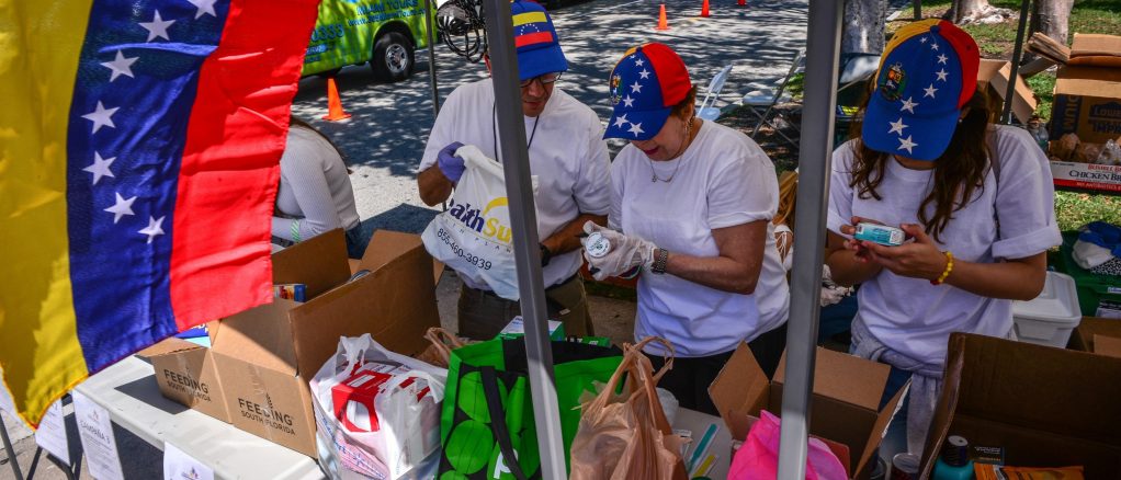 RecolecciÛn de ayuda para Venezuela en Miami