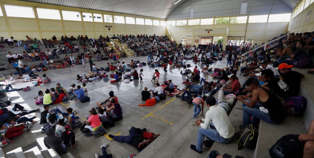 Caravana hondureÒa de migrantes sigue en Guatemala y descansar· en Chiquimula