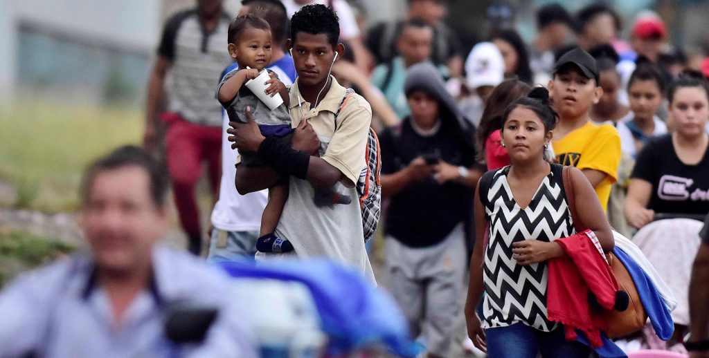 Caravana migrante sale de Honduras rumbo a la frontera de Agua Caliente