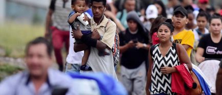 Caravana migrante sale de Honduras rumbo a la frontera de Agua Caliente