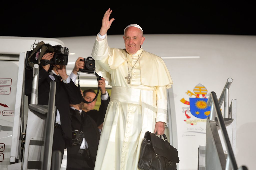 Despedida_a_S.S._Papa_Francisco_-_24807537380