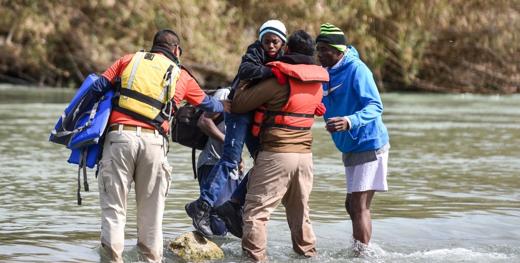 Migrantes centroamericanos en frontera entre MÈxico y EE.UU.