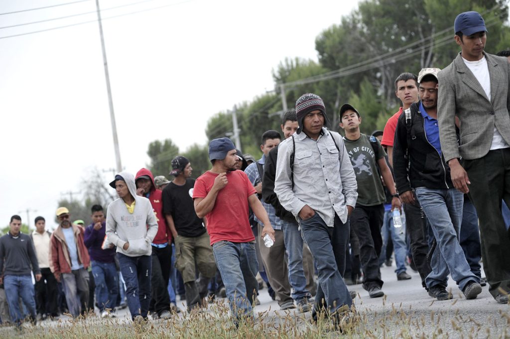 "LA BESTIA " VIAJA VACÍA PERO LOS MIGRANTES SIGUEN CRUZANDO INDEFENSOS MÉXICO