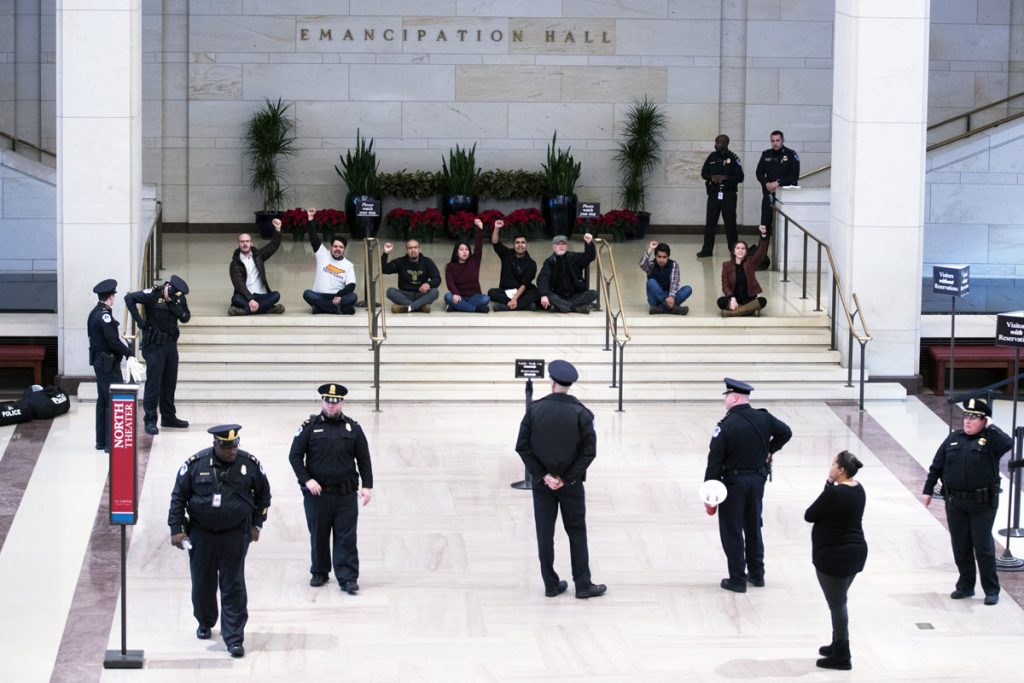 Arrestados varios manifestantes a favor de DACA en Washington DC